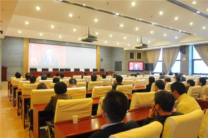 云南亿万先生MR集团组织宽大党员干部职工收看党的十九大开幕式实况深受鼓励反映热烈