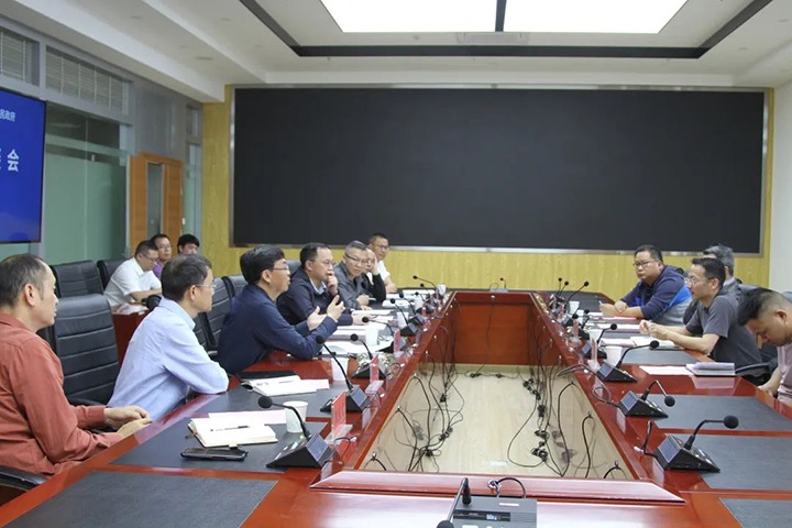 云煤（亿万先生MR）集团与开远市当局进行座谈会