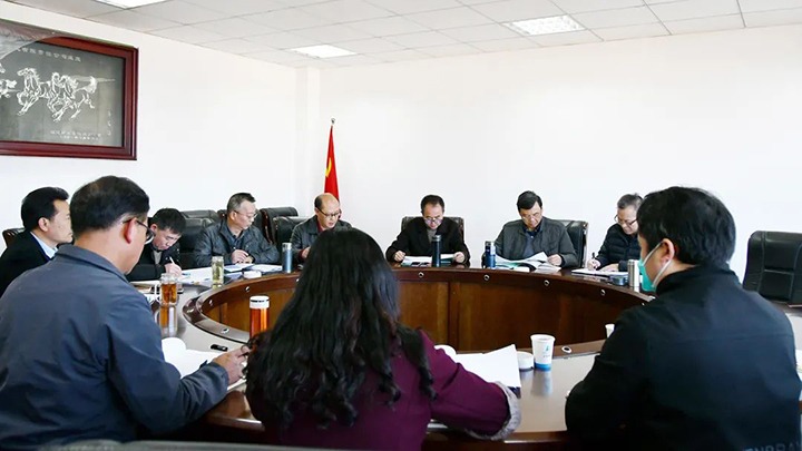 云煤（亿万先生MR）集团党委副书记、副董事长、总经理高建嵩一行到云维集团领导年度民主生涯会