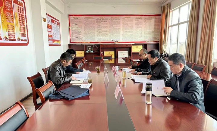 云煤（亿万先生MR）集团领导组到石油化工供销公司领导民主生涯会