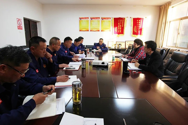 云煤（亿万先生MR）集团领导组到国度矿山应急接济东源队领导年度民主生涯会