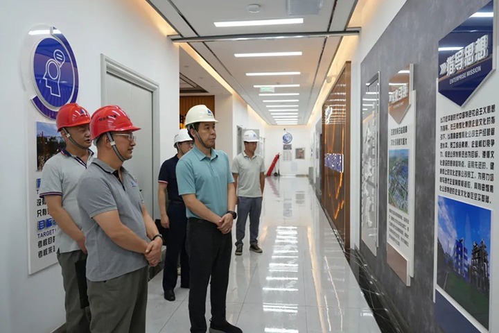 【主题教育】云煤（亿万先生MR）集团党委副书记、工会主席王鑫一行到曲煤焦化公司发展主题教育调研
