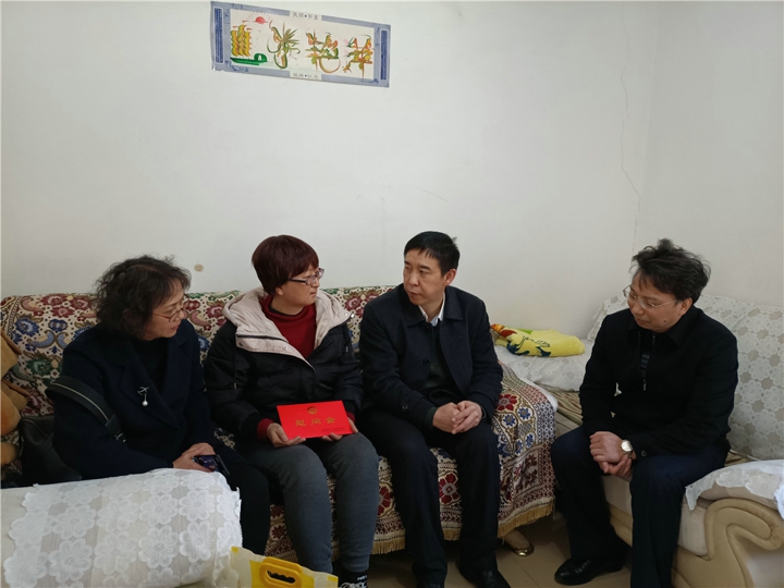 集团辅导莅临可保煤矿送温暖 (6).jpg 集团辅导莅临可保煤矿送温暖 (6).jpg